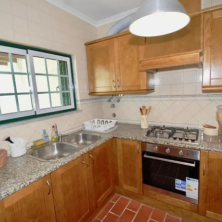 Semesterbostad Casa Do Remo - Charming House For 4 Guests Only 350 Metres From Obidos Lagoon