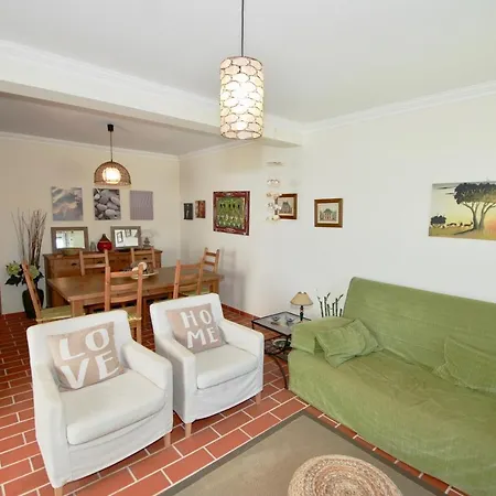 Semesterbostad Casa Do Remo - Charming House For 4 Guests Only 350 Metres From Obidos Lagoon Nadadouro