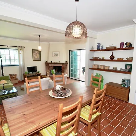 Semesterbostad Casa Do Remo - Charming House For 4 Guests Only 350 Metres From Obidos Lagoon *